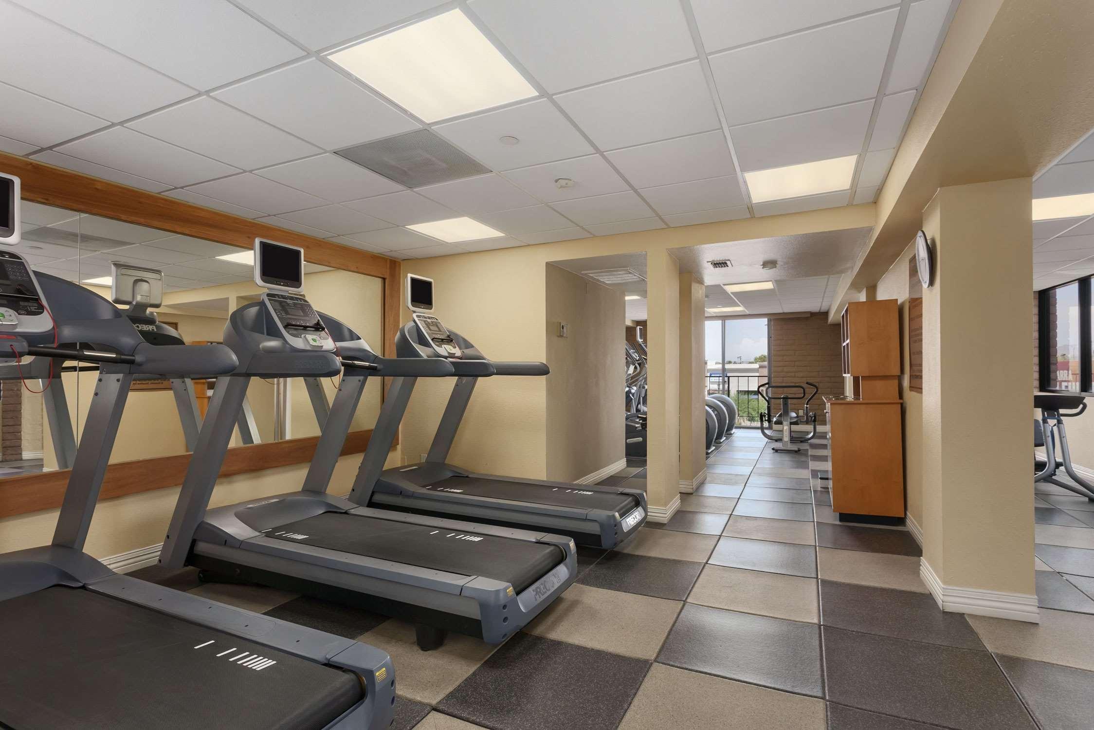6 Phoenix, Az - Sky Harbor Hotel 4*