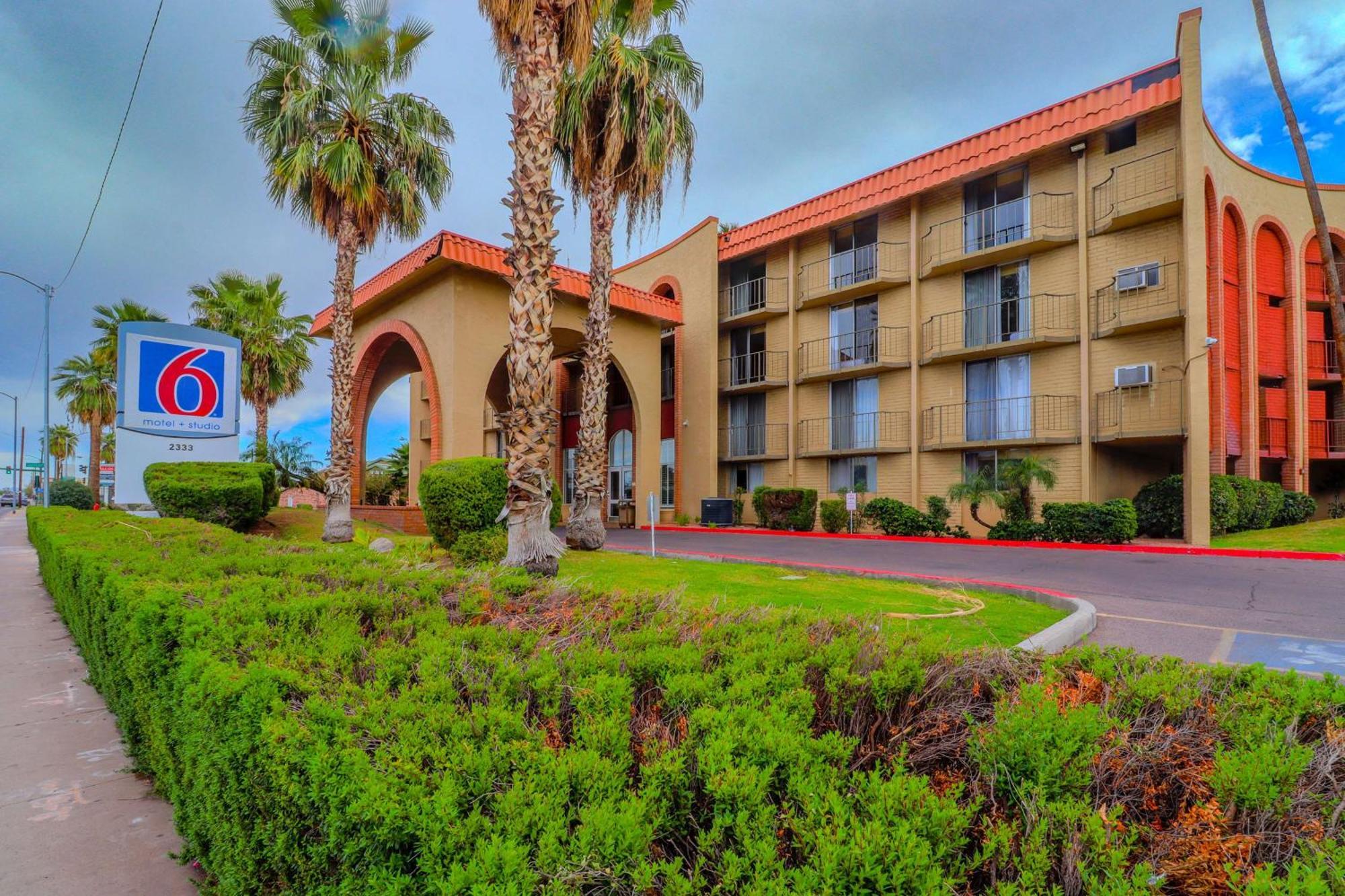 Motel 6 Phoenix, Az - Sky Harbor Hotel 2*