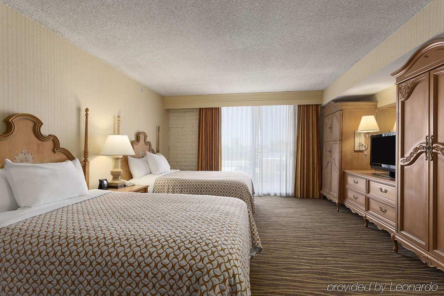 6 Phoenix, Az - Sky Harbor 4*